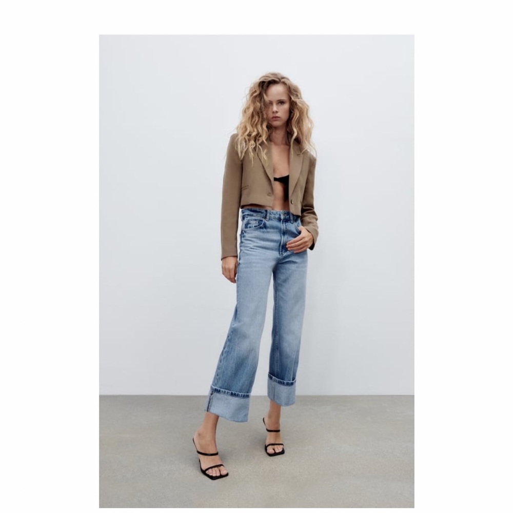 Never worn cropped brown Zara blazer